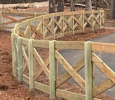 Crossbuck-Rail-Fence-with-Welded-Wire